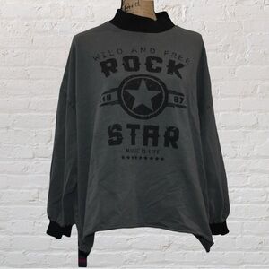 Gray & Black Long Sleeve Graphic